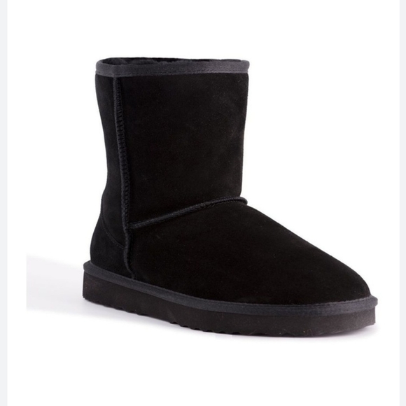 UGG Shoes - UGG Women's classic boots size 9